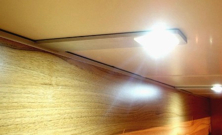 LED svietidlá pod kuchynskú linku